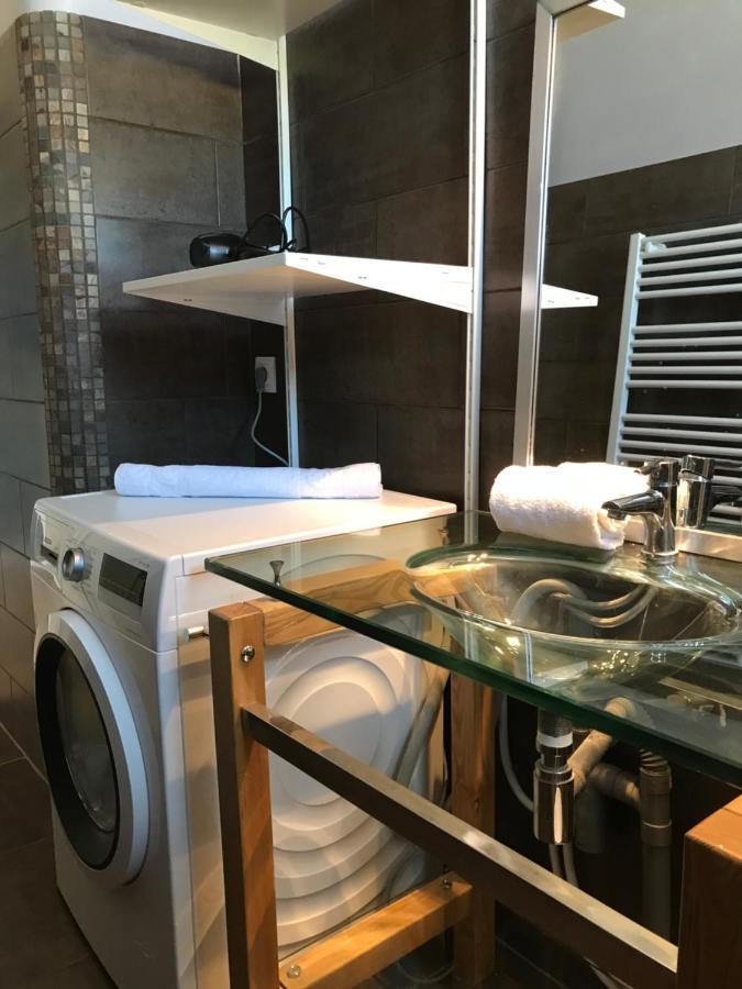 Apartamento Un Petit Bout De Reve, Balcon, Parking & Proche Centre Annecy Exterior foto